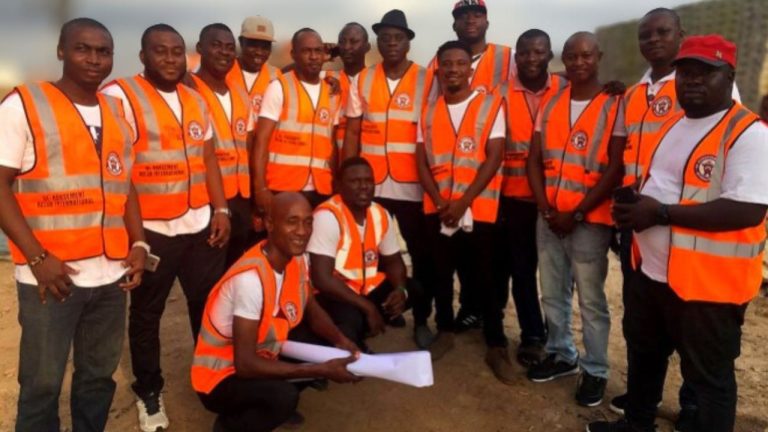 Members of ST Tamandu Marine Patrol in De Norsemen Kclub International high-visibility vests, assembled at Fagba Junction ahead of the traffic management exercise. Chief Dr Shola Qiwa, Skol Executioner, joined the delegation for the operation.