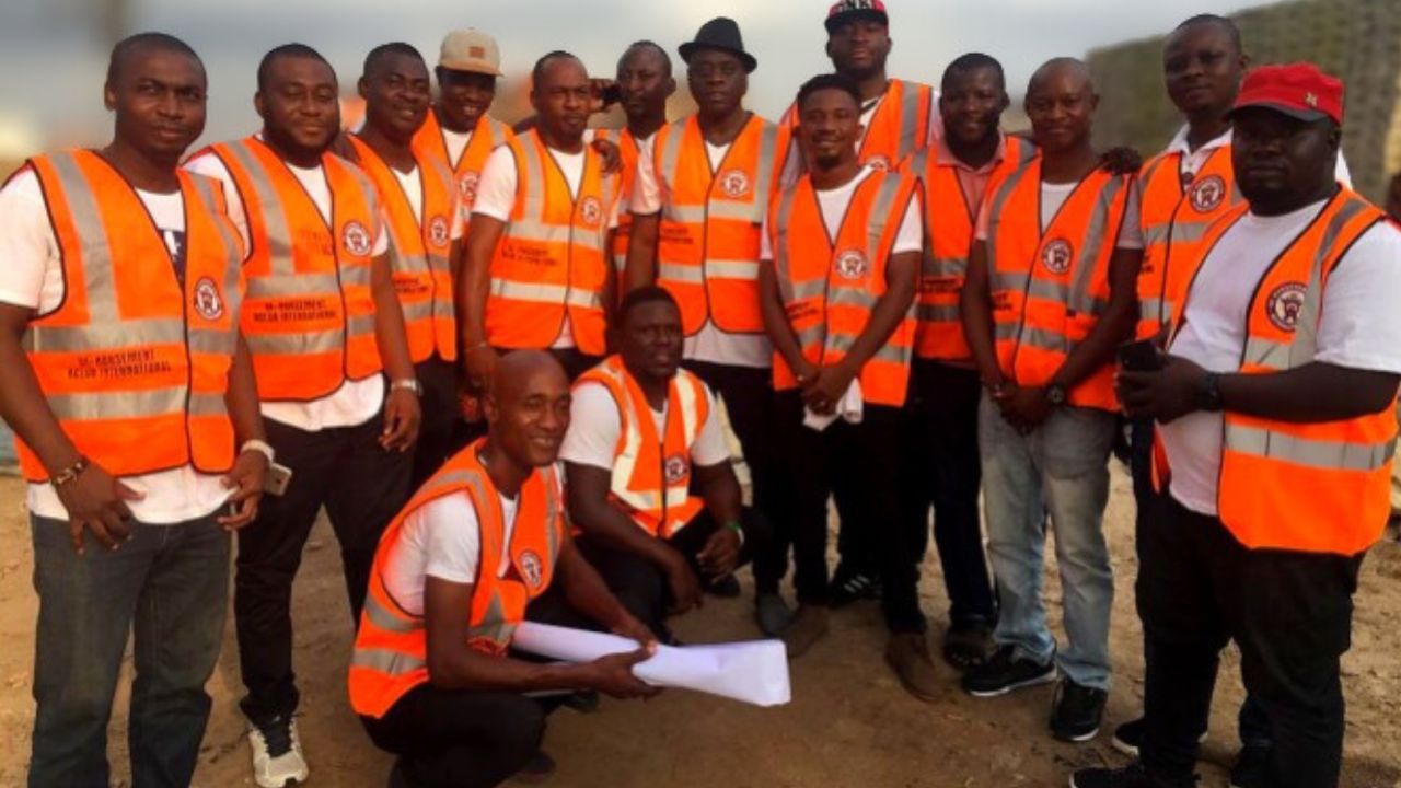 Members of ST Tamandu Marine Patrol in De Norsemen Kclub International high-visibility vests, assembled at Fagba Junction ahead of the traffic management exercise. Chief Dr Shola Qiwa, Skol Executioner, joined the delegation for the operation.